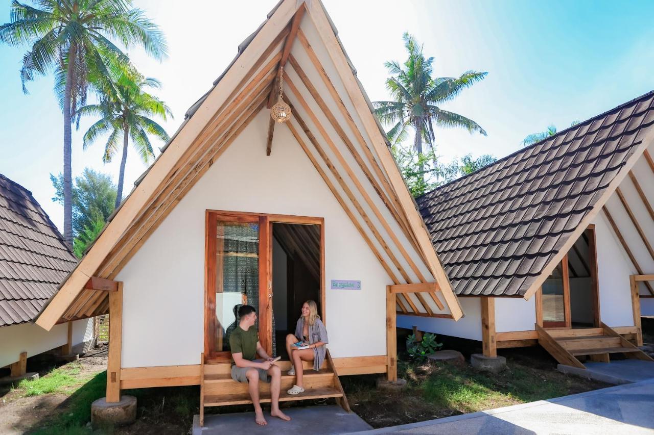 Mad Monkey Gili Trawangan Hostel Exterior foto A bungalow at the resort
