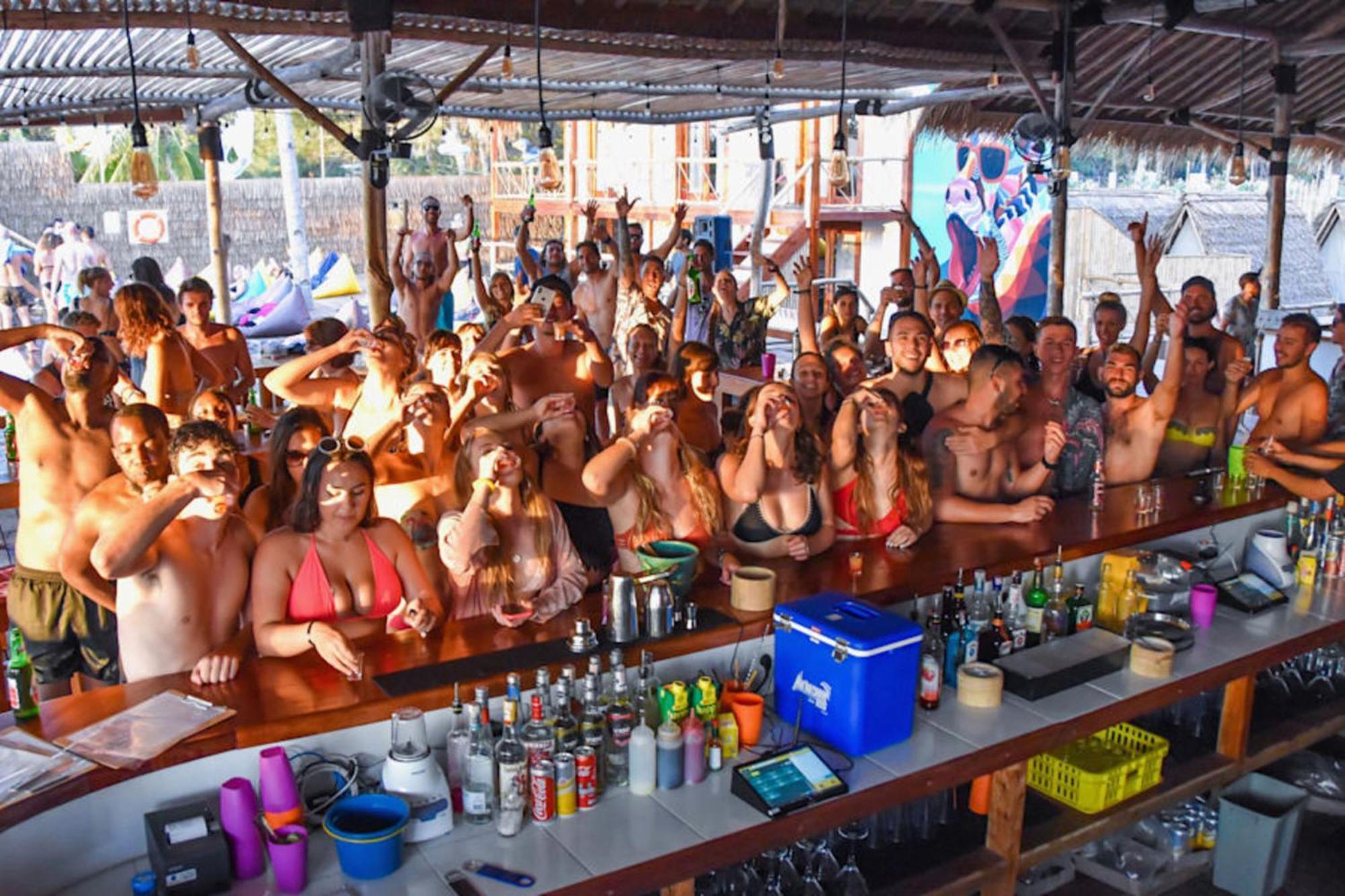 Mad Monkey Gili Trawangan Hostel Exterior foto