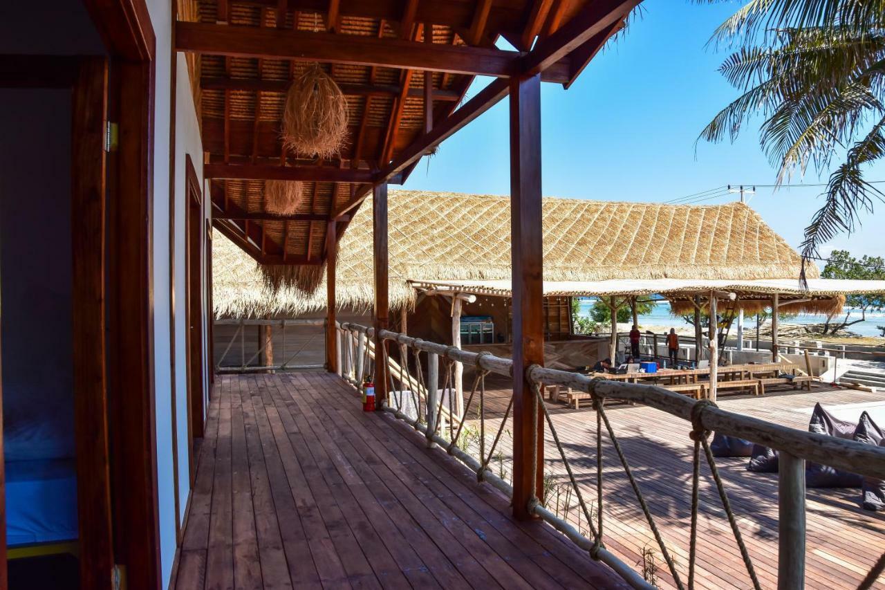 Mad Monkey Gili Trawangan Hostel Exterior foto The beach at the resort