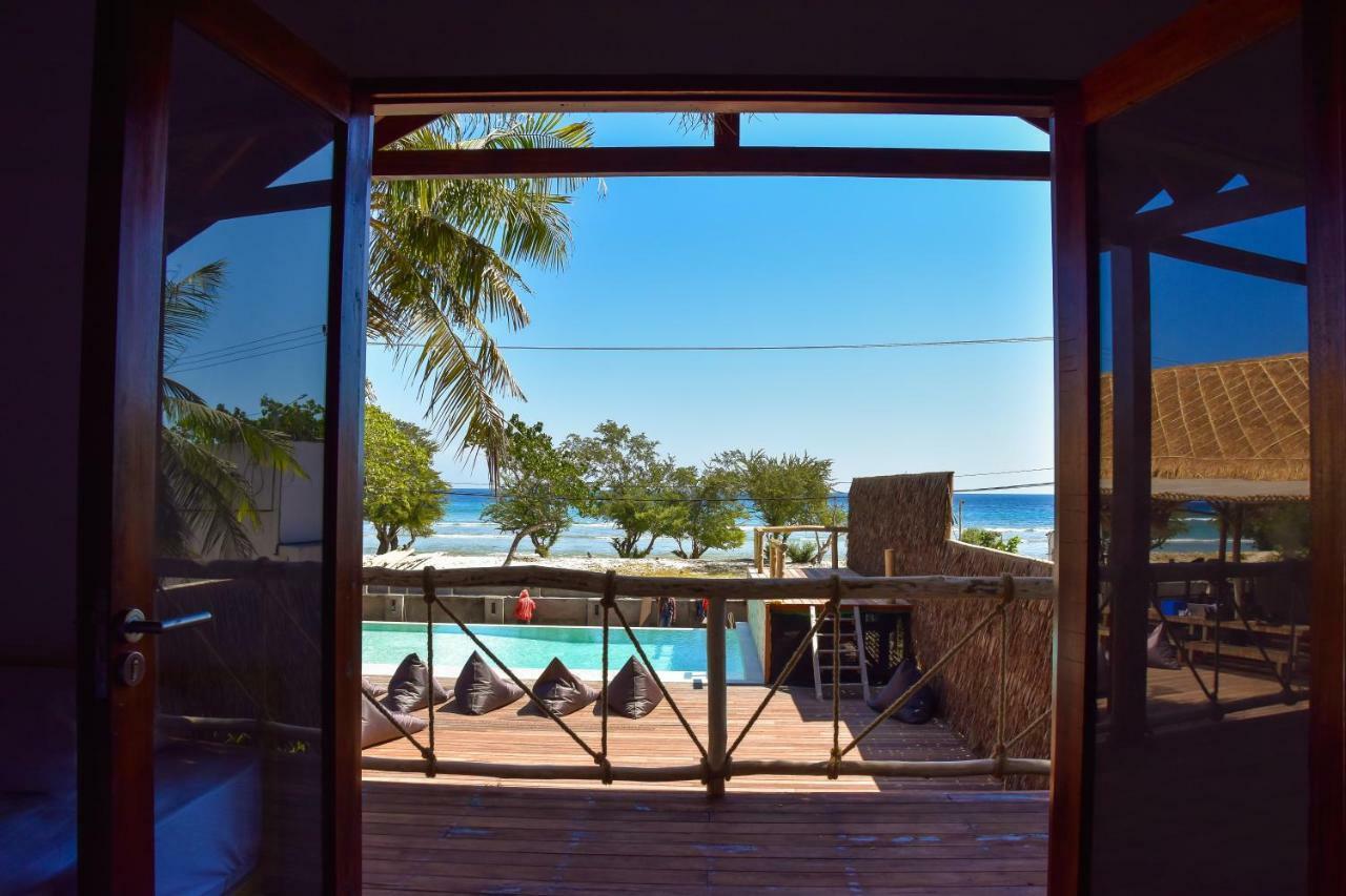 Mad Monkey Gili Trawangan Hostel Exterior foto View from the hotel