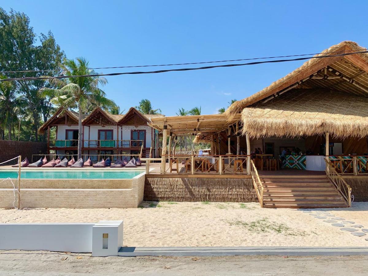Mad Monkey Gili Trawangan Hostel Exterior foto A beach resort in San Vicente