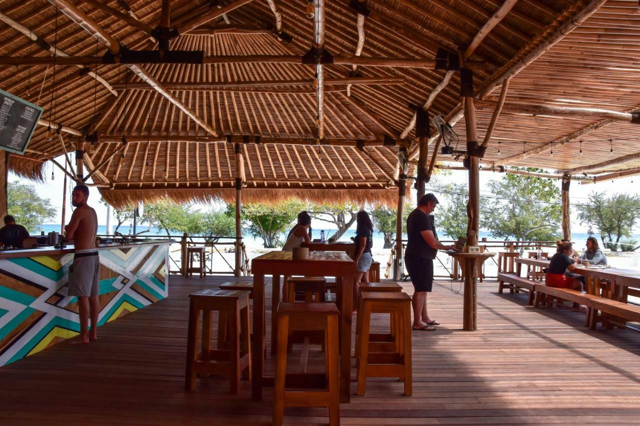Mad Monkey Gili Trawangan Hostel Exterior foto A restaurant in Ko Phangan